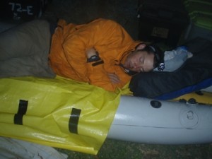 Muz has a snooze whilst we prepare the kayaks