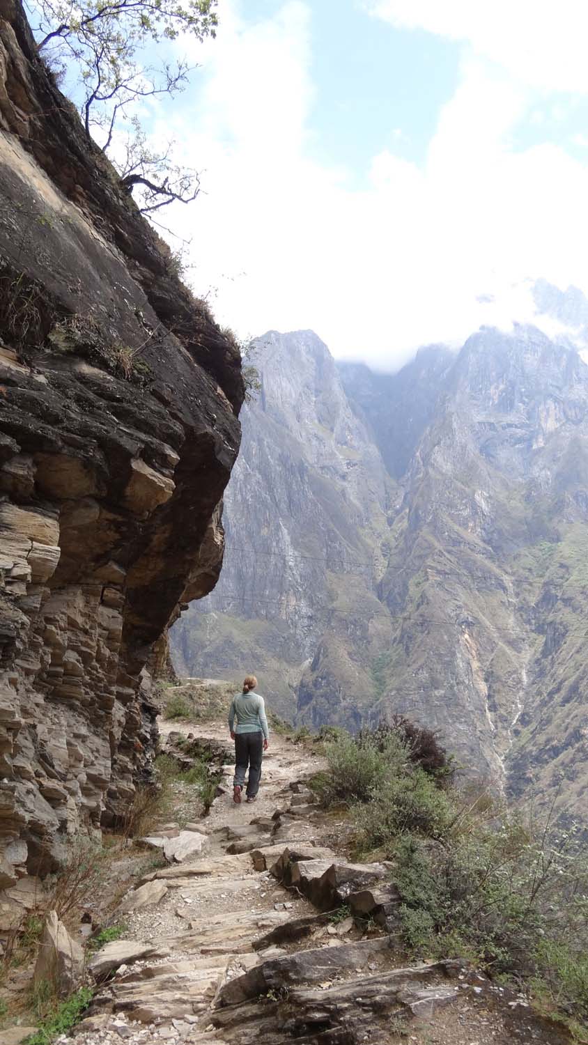 hiking in Tiger Leaping Gorge