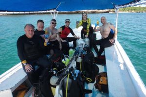 a celebratory drink after our last dive on the rescue diver course with our victim and instructor (Alan, Kevin, Ryan, Jon, Jude and Cor)