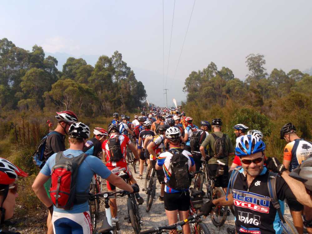 there are a lot of people on the start line of the Sterling Valley stage on day 2